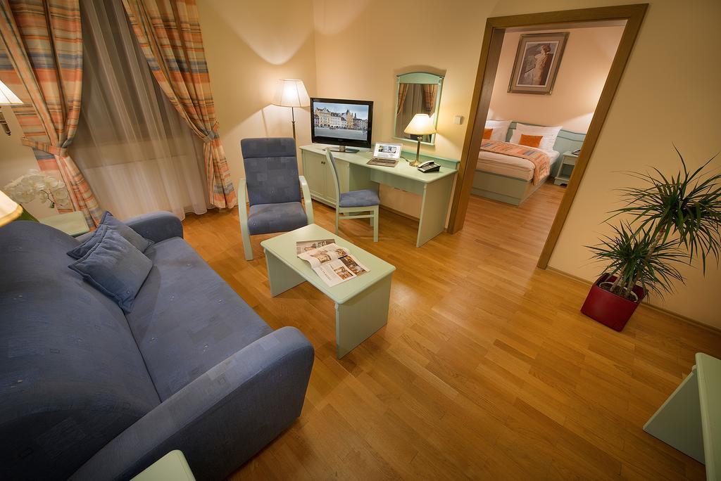 Old Town Bed & Breakfast Ceske Budejovice Exterior photo