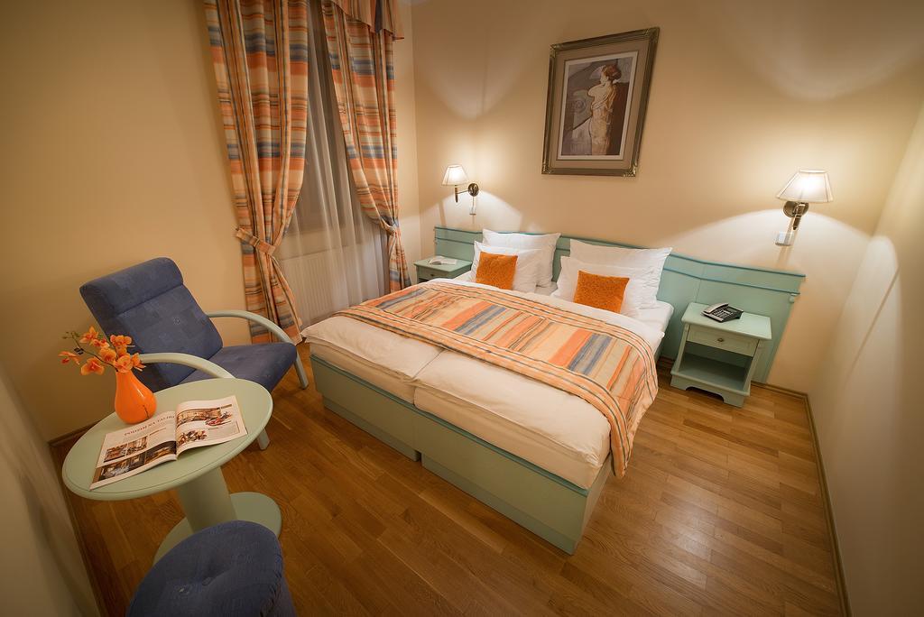 Old Town Bed & Breakfast Ceske Budejovice Exterior photo